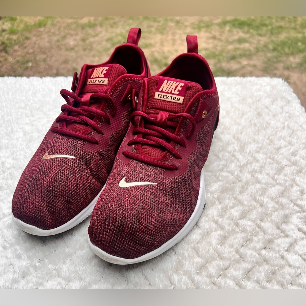 NWOT Nike Flex TR 9 Maroon Red Gold Training Shoes Women’s 8.5 - Picture 12 of 12